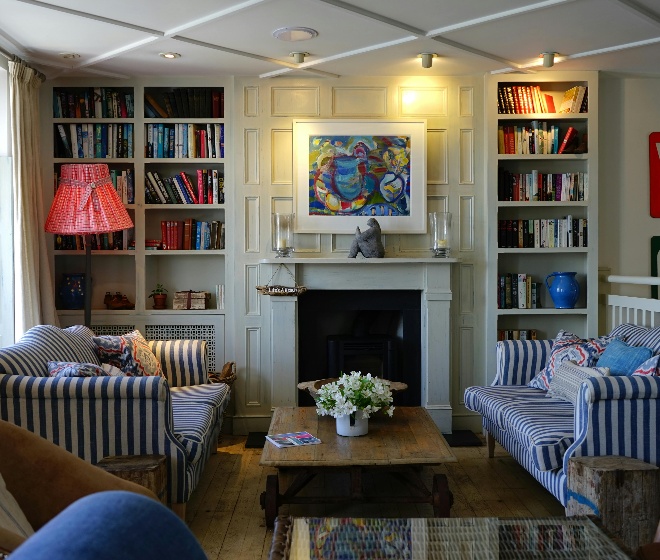 well-decorated-room